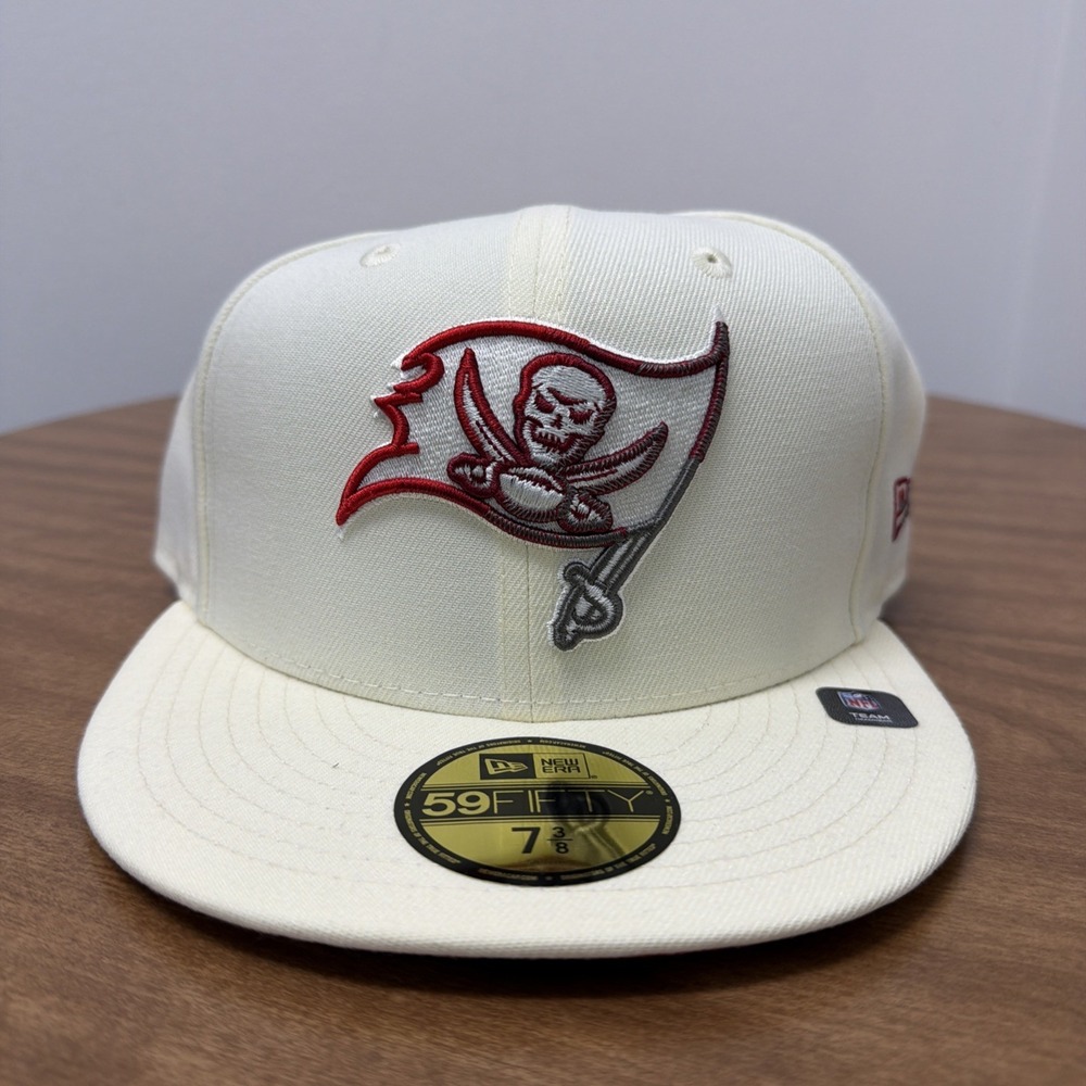 Men's New Era Cream Tampa Bay Buccaneers Chrome Color‎ Dim 59FIFTY Fitted 7 3/8